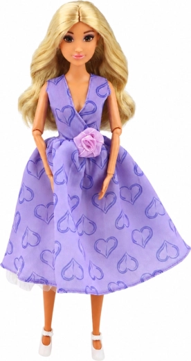 Elegantes lilafarbenes Kleid mit Herzchen