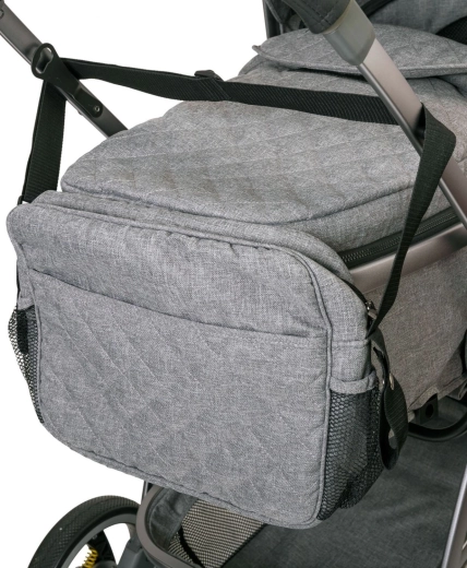 Tasche und geräumiger Ablagekorb