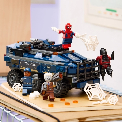 4 Minifiguren und Zubehör für Marvel-Geschichten