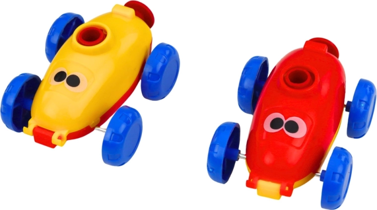 Zwei Autos und bunte Ballons