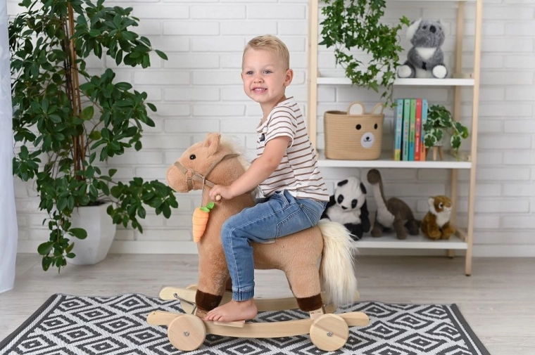 Weiches Pferd für Kinderabenteuer