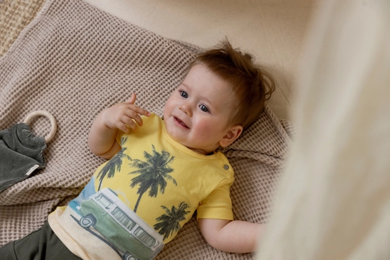 Leichtes Anziehen dank Druckknöpfen