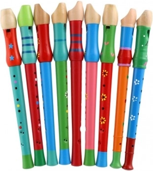 Holzflöte mit farbenfrohem Design