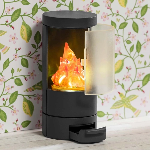LED-Kamin mit realistischem Feuereffekt
