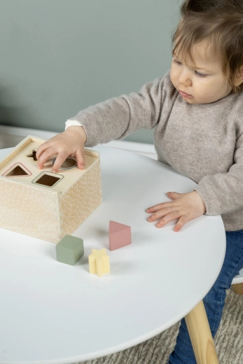 Formen, Farben und Logik spielerisch entdecken