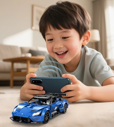 Zwei Steuerungsarten: 2,4-GHz-Controller und App