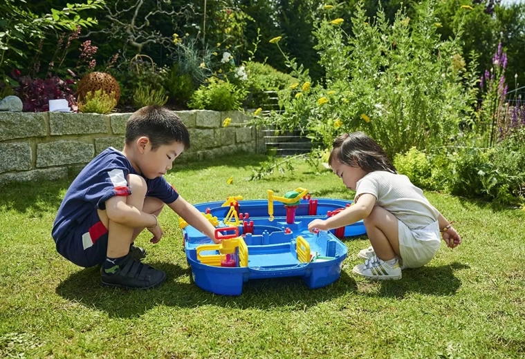 Spielerisches Lernen mit der Wasserströmung