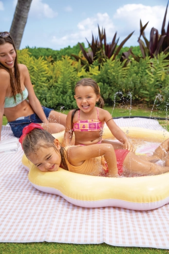 Integrierte Fontäne für erfrischendes Wasserspiel