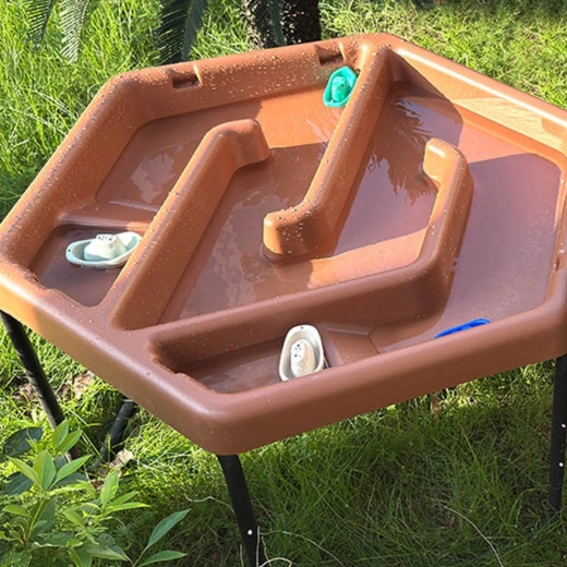Wasserlabyrinth zum spielerischen Lernen