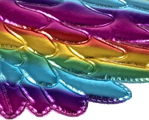 Glitzernde Flügel mit Metallic-Effekt