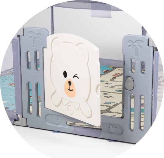 Sichere Tür mit Sicherheitsriegel