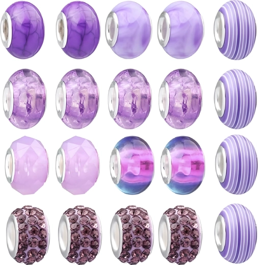 Violette Perlen mit Effekten und Metallkern