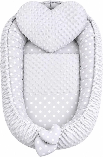 New Baby Luxus beidseitiges Babynestchen für Babys mit Kissen und Bettdecke Minky Herz grau
