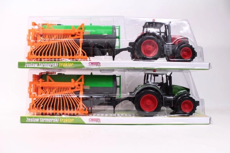 Traktor mit landwirtschaftlicher Maschine