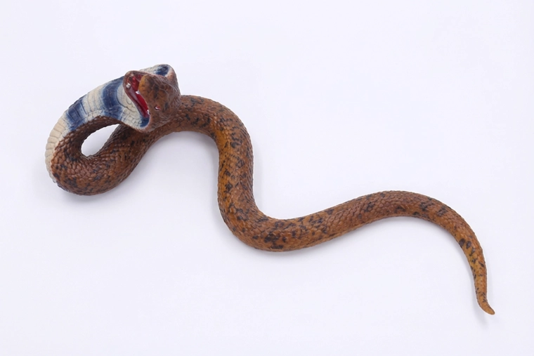 Gummischlange Kobra 48 cm