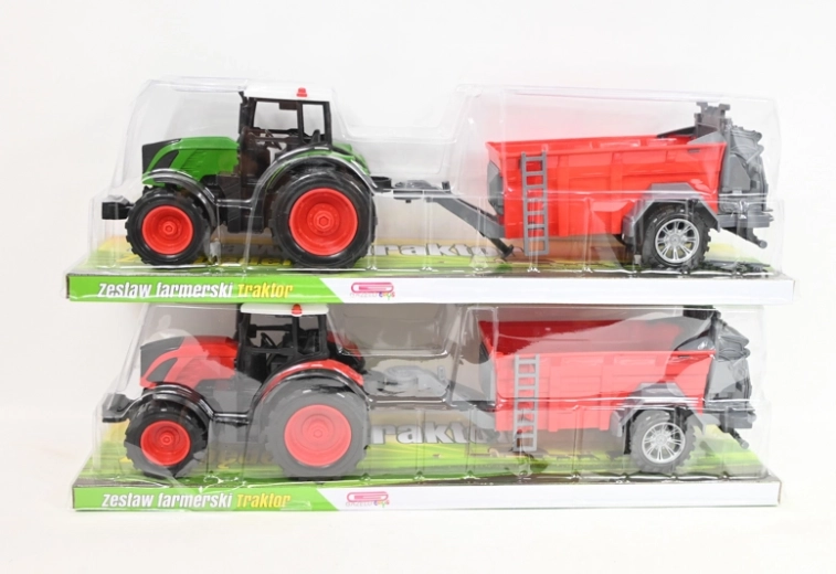 Traktor mit landwirtschaftlicher Maschine