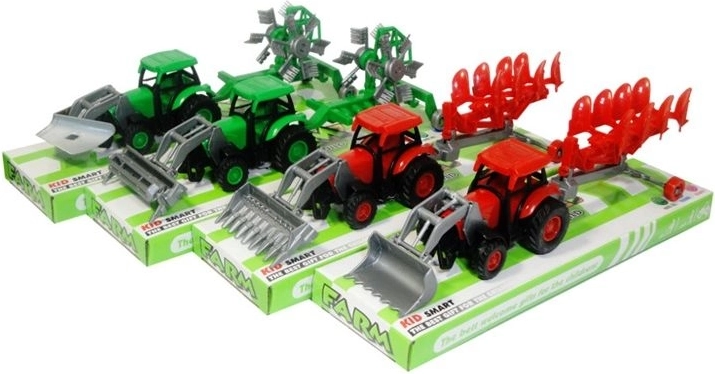 Traktor mit Anbaugerät