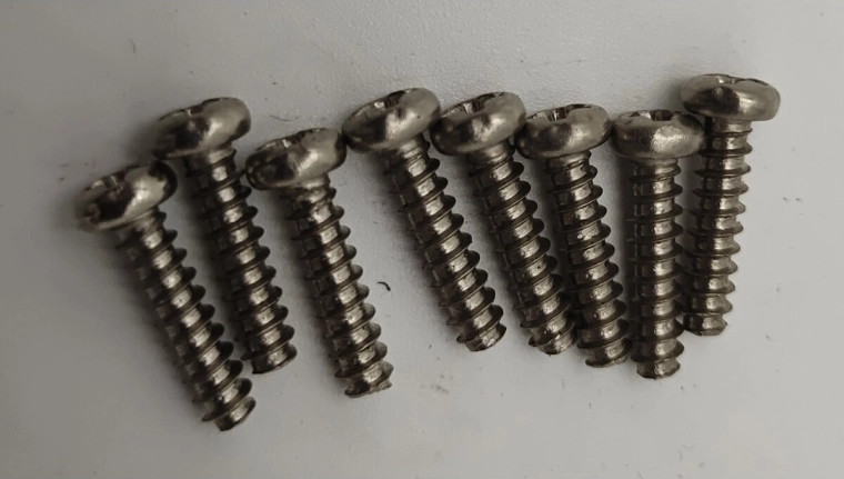 Selbstschneidende Kreuzschlitzschraube mit Halbrundkopf 3 × 12 mm für Voltage, Major, Tiger und Hoolk – 1 Stück
