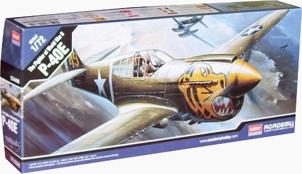 Academy Curtiss P-40E Warhawk Plastikmodellflugzeug