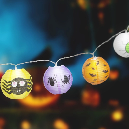 Halloween-Lichterkette mit Kürbislaternen