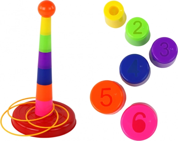 Zielwurf-Spiel mit Bechern und Ringen