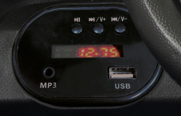 Jamara Audi TT RS Kinder-Elektrofahrzeug (Ride-on) mit Soundboard