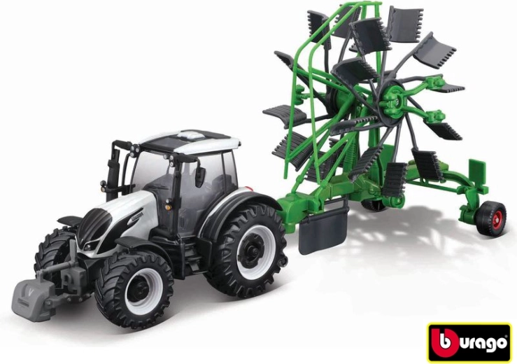 Traktor Valtra N174 mit landwirtschaftlicher Maschine