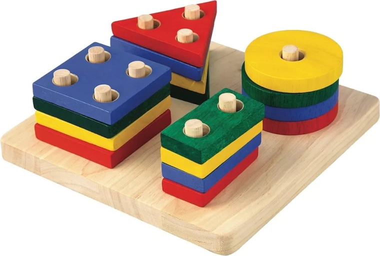Hölzernes Stapelbrett mit geometrischen Formen PlanToys