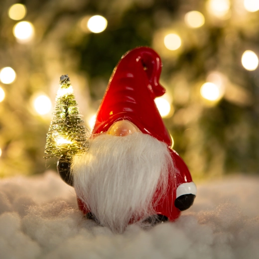 Weihnachtlicher LED-Wichtel Nikolaus mit Bäumchen – 1 Stück