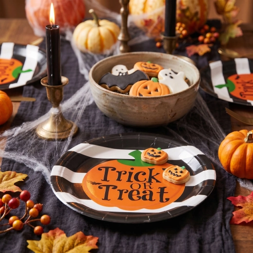 Halloween-Papierteller mit Kürbis und „Trick or Treat“-Aufdruck, 23 cm – 8 Stück