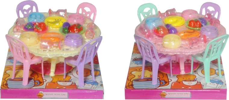 Möbelset für Puppen – Tisch und Stühle in Pastellfarben