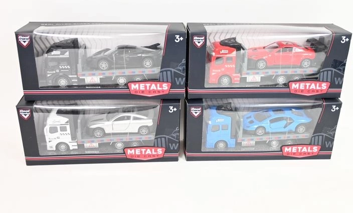 Metall-Autotransporter mit Auto in Box