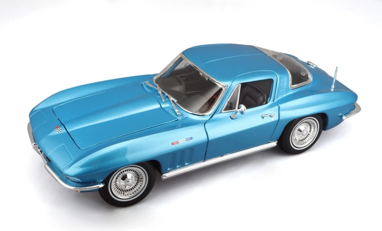 Maisto Chevrolet Corvette 1965 Metallmodell 1:18 hellblau