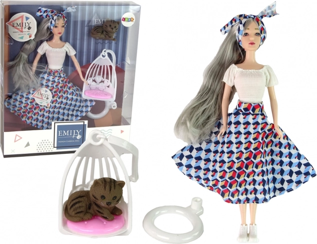 Puppe EMILY mit grauen Haaren mit Kätzchen und Schaukel