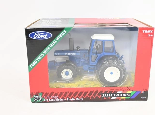 TOMY Britains Modelltraktor Ford TW35 mit doppelten Hinterrädern – 1 Stück