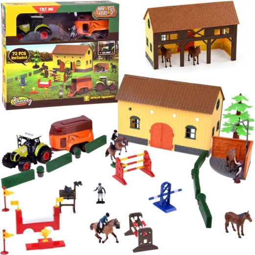 Pferdehof mit Stall, Traktor mit Anhänger und Figuren