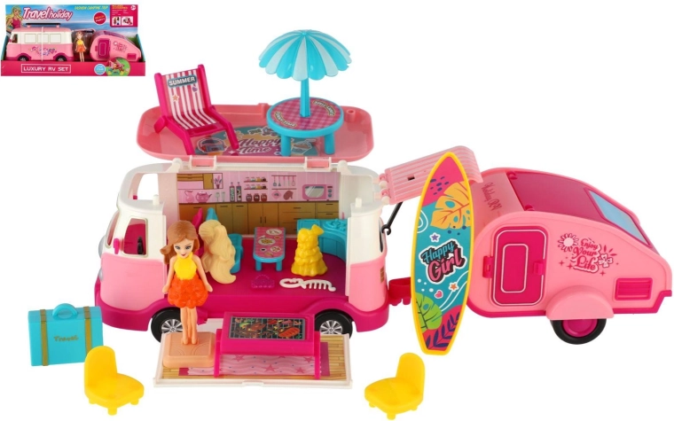 Retro-Wohnmobil mit Anhänger und Puppe
