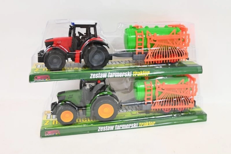Traktor mit landwirtschaftlicher Maschine