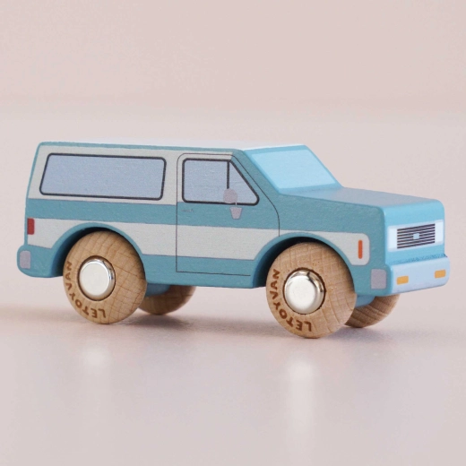 Le Toy Van Holzauto Chuck – klassisches SUV