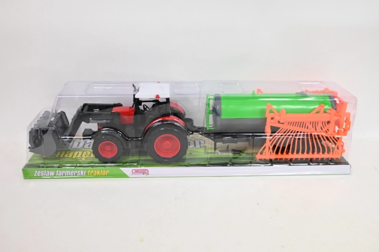 Traktor mit landwirtschaftlicher Maschine