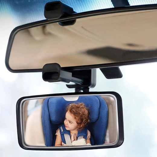 Zusatzspiegel zur Beobachtung des Kindes im Auto