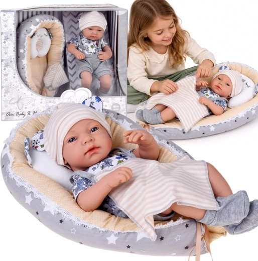 Babypuppe 40 cm mit Babynest, Kissen und Decke