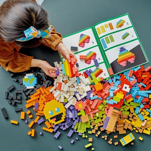 Einfache Anleitungen gedruckt und in der LEGO Builder App