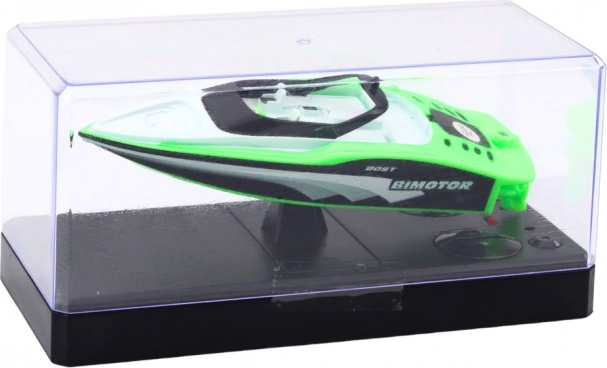 Grünes ferngesteuertes Motorboot