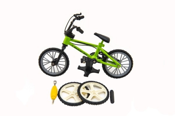 Fingerbike mit Zubehör aus Plastik, 10 cm, in 3 Farben