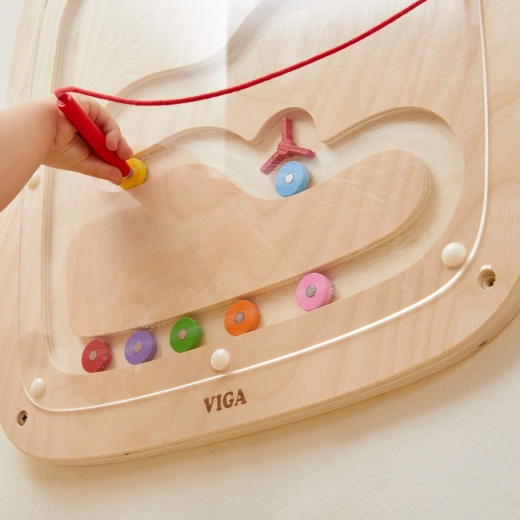 Sichere Wandmontage für Kita und Zuhause