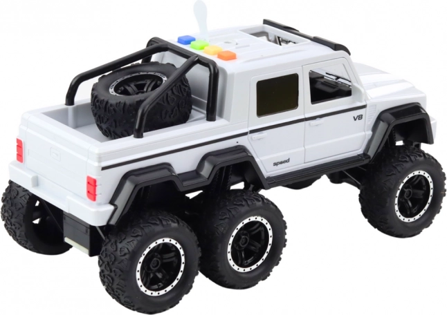 Geländewagen Pickup mit Antrieb, Lichter und Geräusche