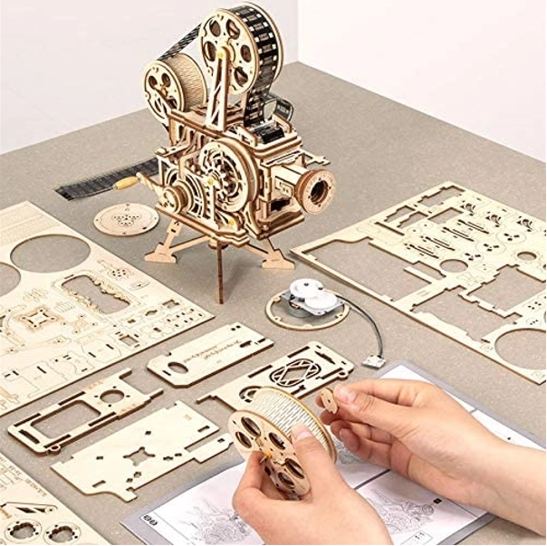 Rokr 3D Holzpuzzle Mechanischer Filmprojektor