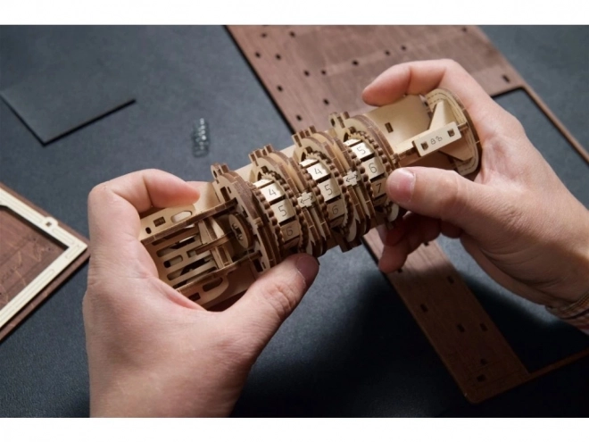 Ugears 3D Holzmechanik Puzzle Geheimnisbuch