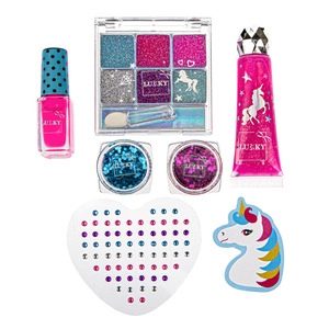 Alles für einen glitzernden Look in einem Set